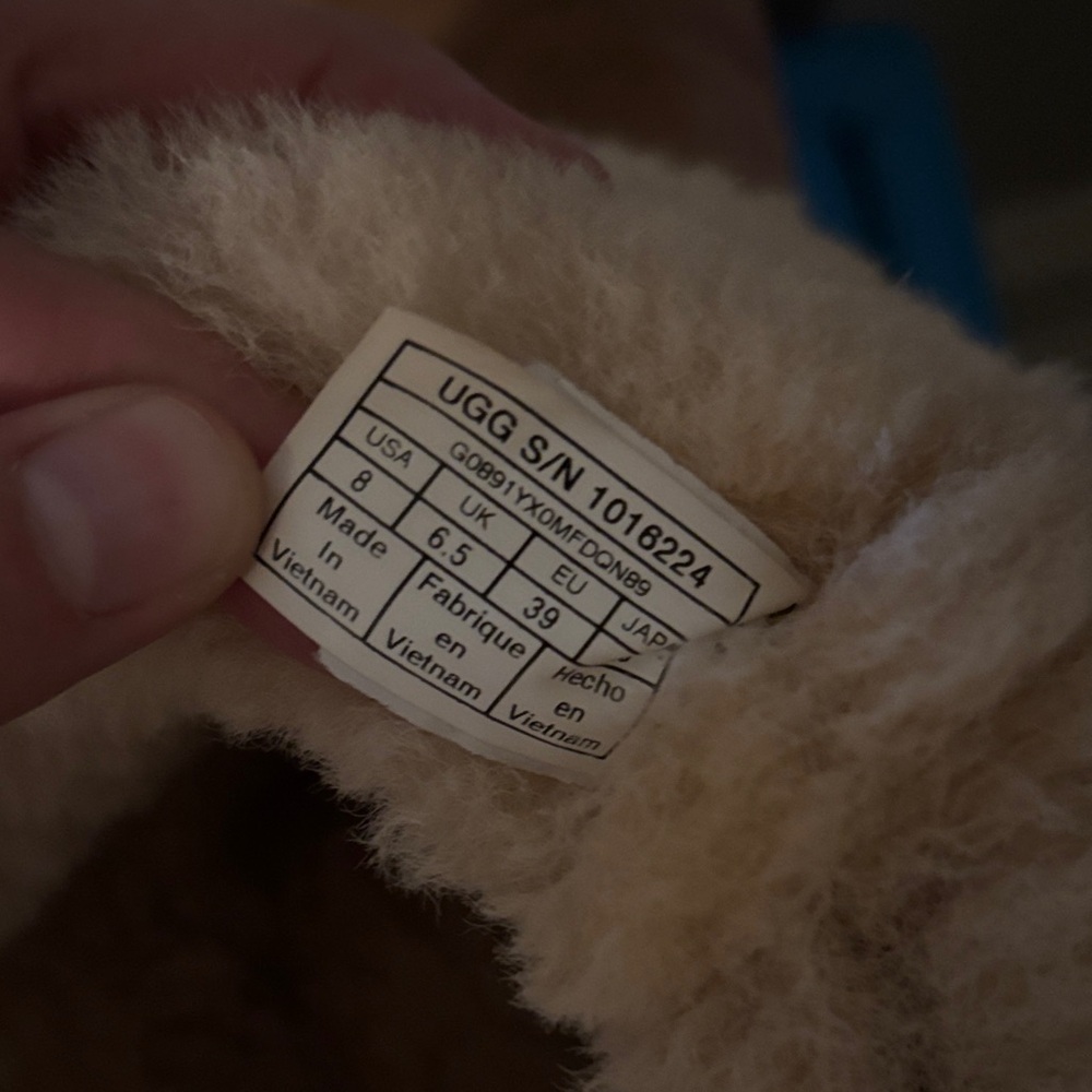 UGG Tan Boots with Cream Sheepskin Lining - Picture 5 of 5